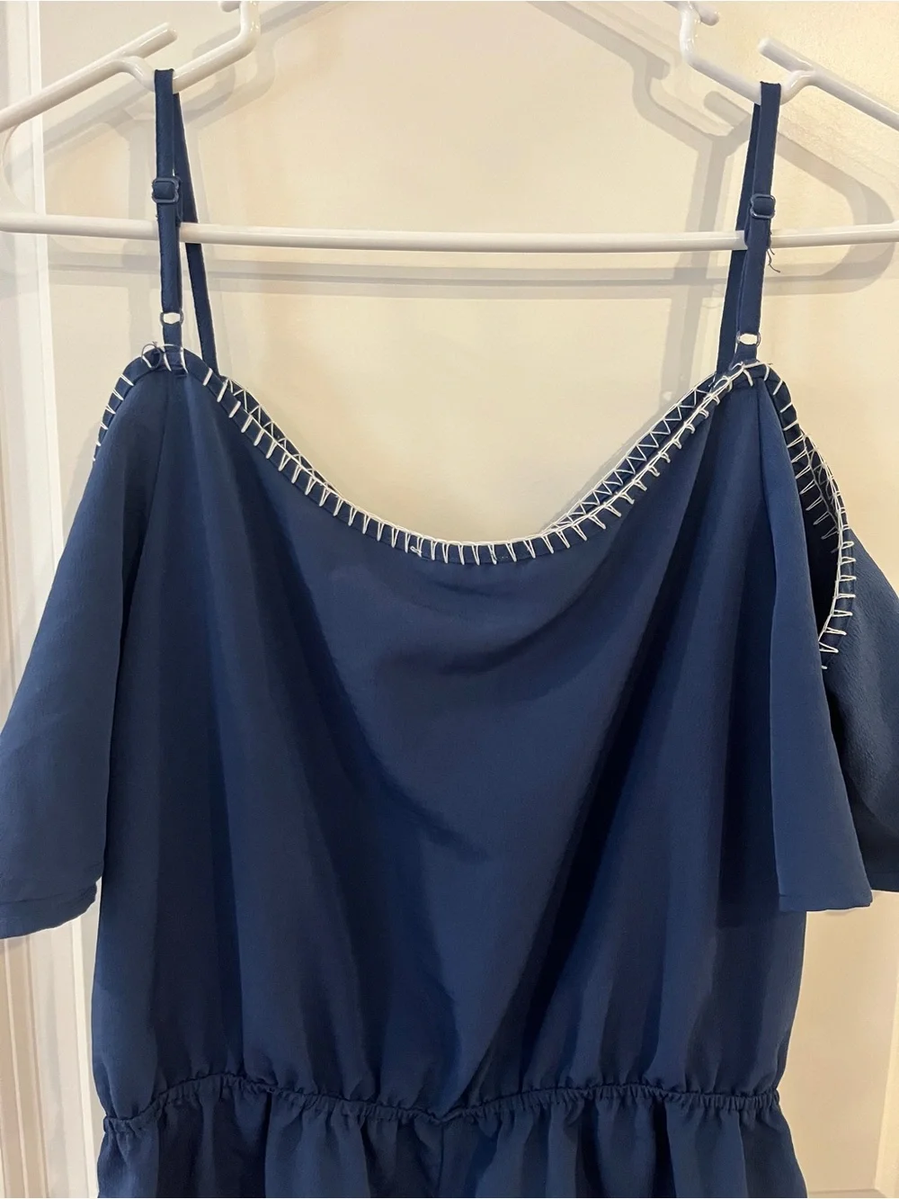 E Hanger M gorgeous lightweight